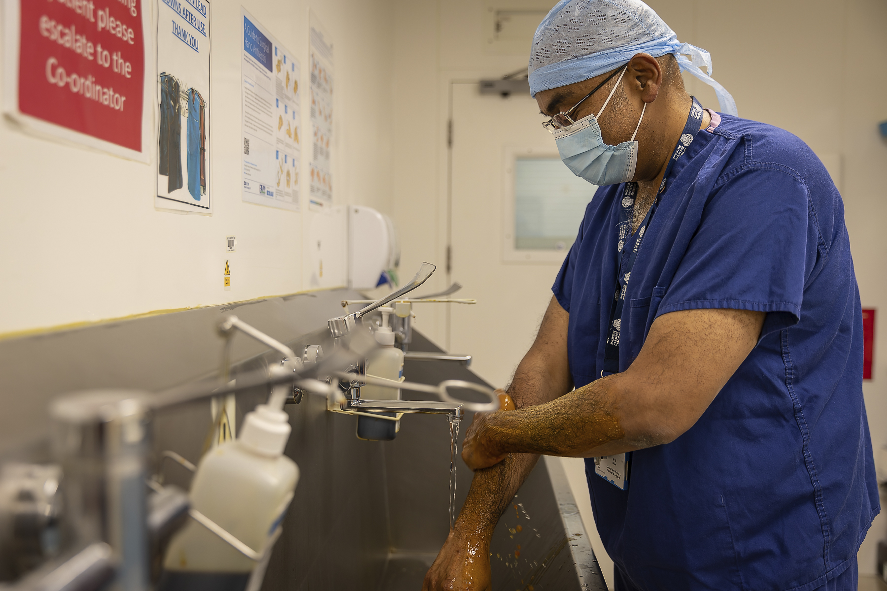 Mr Shiyam Nizar, London Bowel Doctor, Consultant Colorectal Surgeon, eady for surgery, Frimley, Surrey, Greater London borders, Berkshire, and the broader South East region